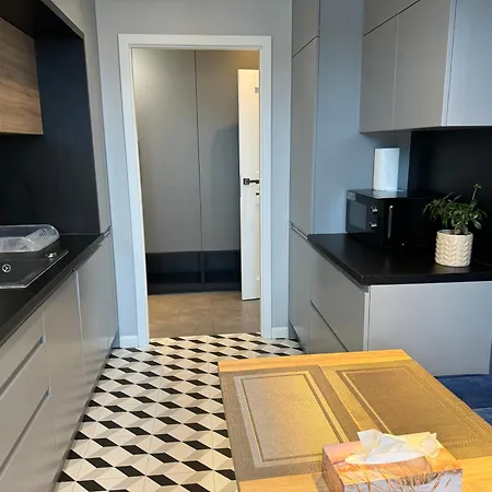 Apartment Noche Rondo Wiatraczna